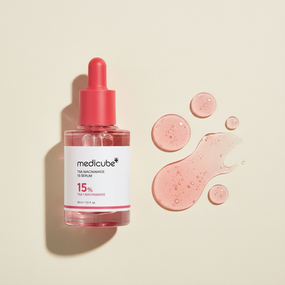 Medicube TXA Niacinamide 15 Serum produit et texture rose
