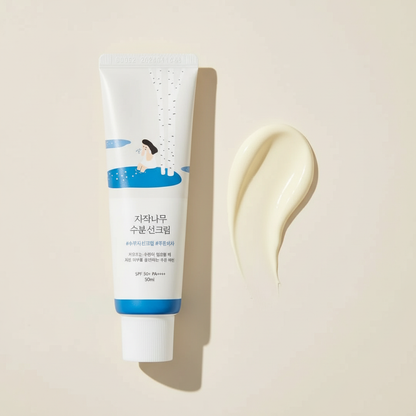 Round Lab Birch Juice Moisturizing Sun Cream texture jaune